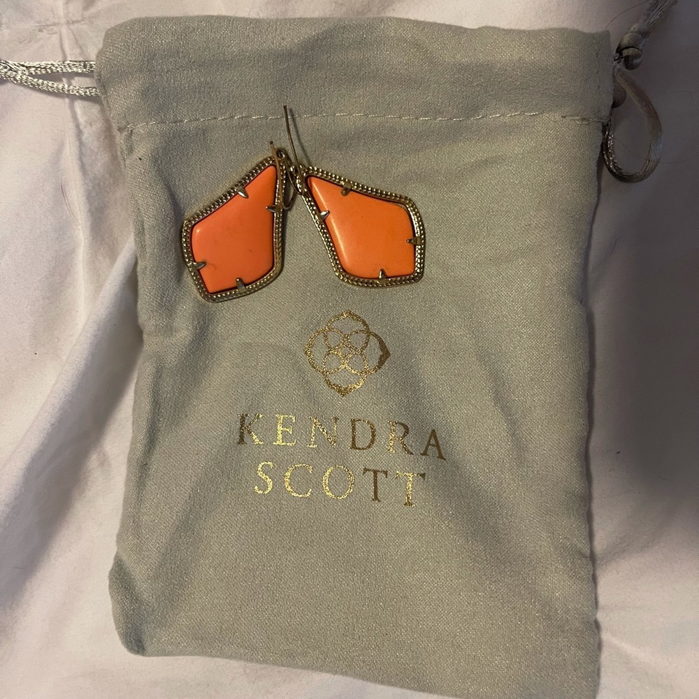 EUC gold/coral Alex Kendra Scott Earrings